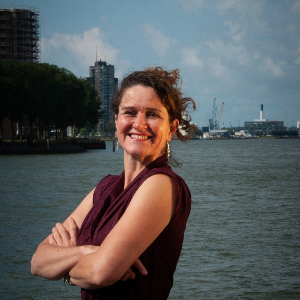 Portret van Feyona van Iersel